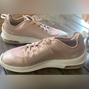 Nike Air Max Axis Women Size 9.5